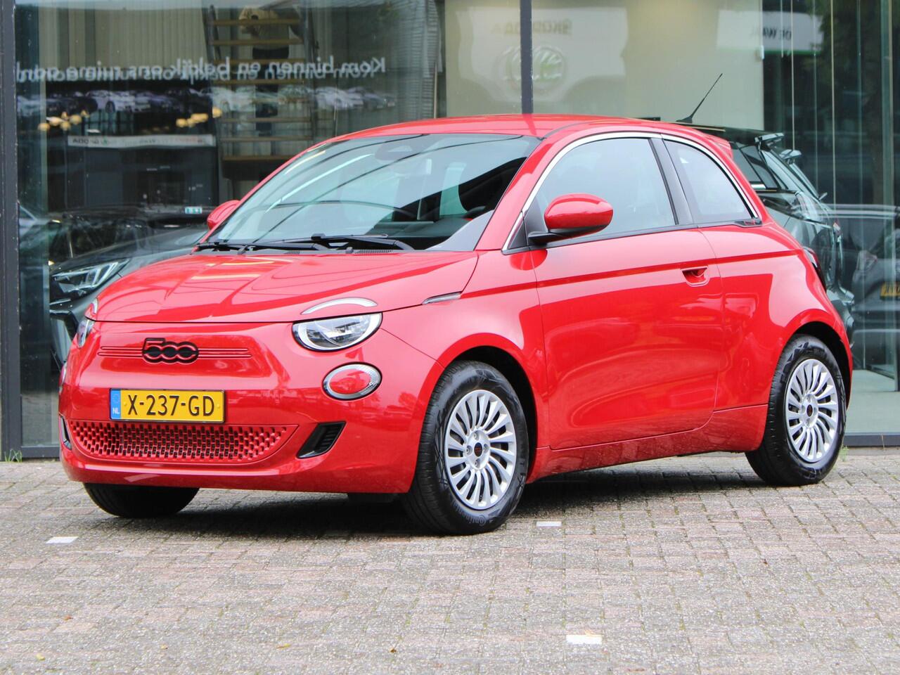 Fiat E-500 RED 24 kWh | Navi / Carplay / Climate