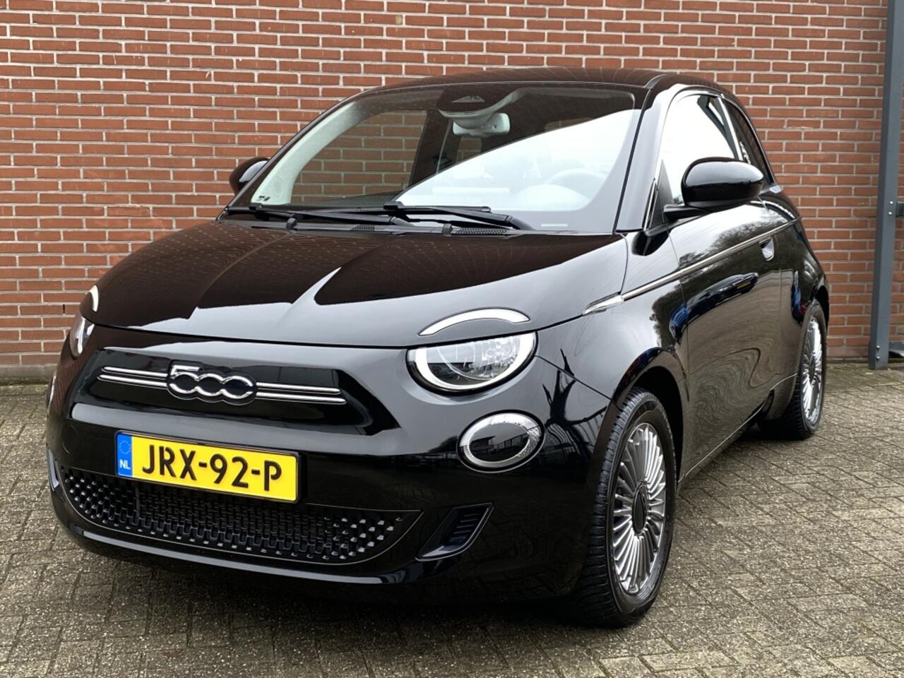 Fiat E-500 42 KWH SOH 97% CARPLAY CRUISE CLIMA DAB LICHTMETALEN VELGEN