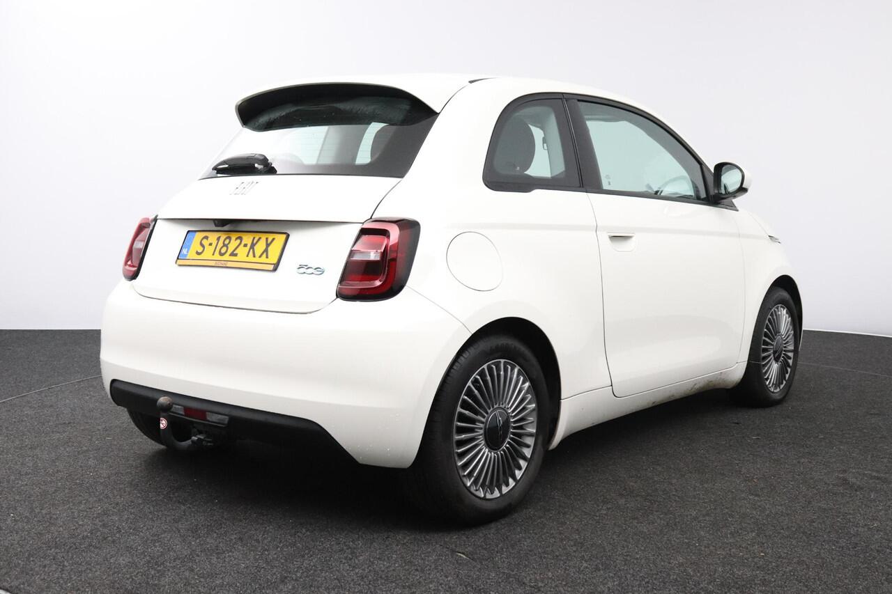 Fiat E-500 Icon 42 kWh |1e Eigenaar| Fietshaak | Panoramadak | Pack Winter |
