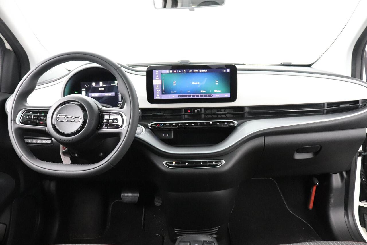 Fiat E-500 Icon 42 kWh |1e Eigenaar| Fietshaak | Panoramadak | Pack Winter |