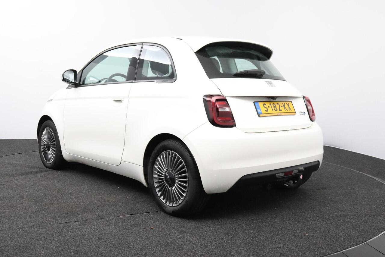 Fiat E-500 Icon 42 kWh |1e Eigenaar| Fietshaak | Panoramadak | Pack Winter |