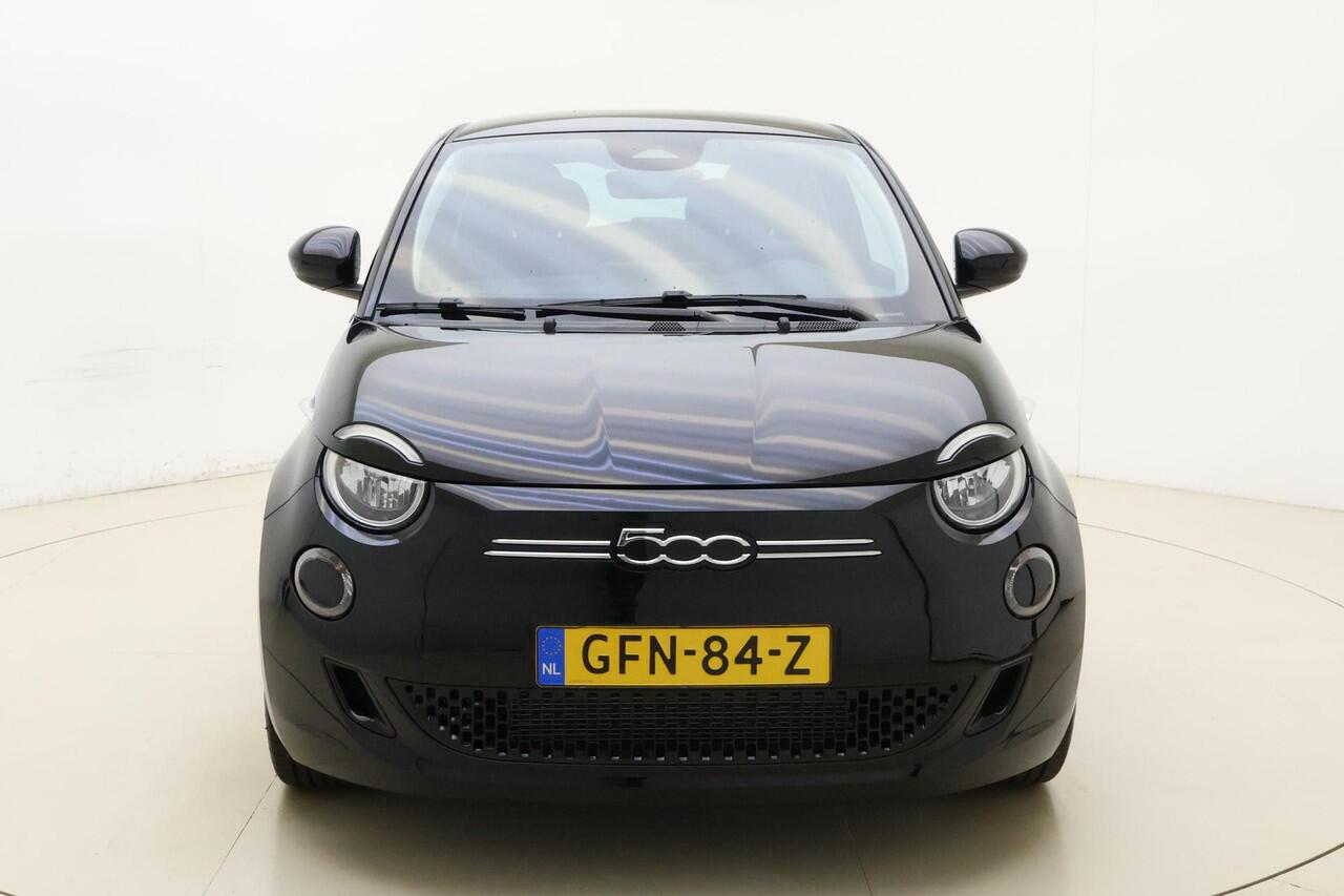 Fiat E-500 Urban 42 kWh 118pk | Climate Control | Lichtmetalen Velgen | Cruise Control | Apple Carplay - Android Auto | Lage Kilometerstand | DAB Radio