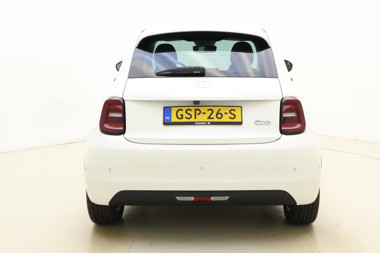 Fiat E-500 Urban 42 kWh Camera | Stoelverwarming | Keyless | Navigatie via Carplay | Parkeersensoren voor en achter | Geen kilometers