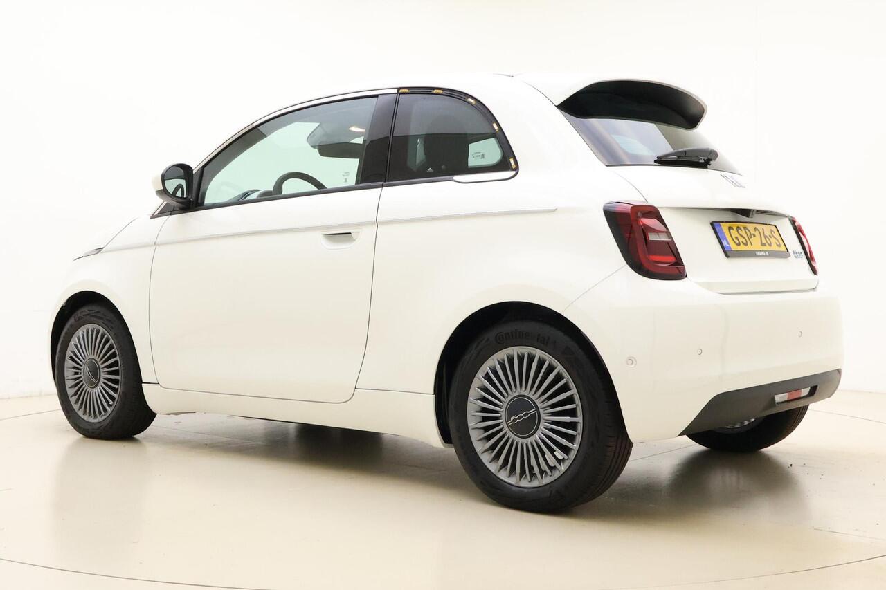 Fiat E-500 Urban 42 kWh Camera | Stoelverwarming | Keyless | Navigatie via Carplay | Parkeersensoren voor en achter | Geen kilometers