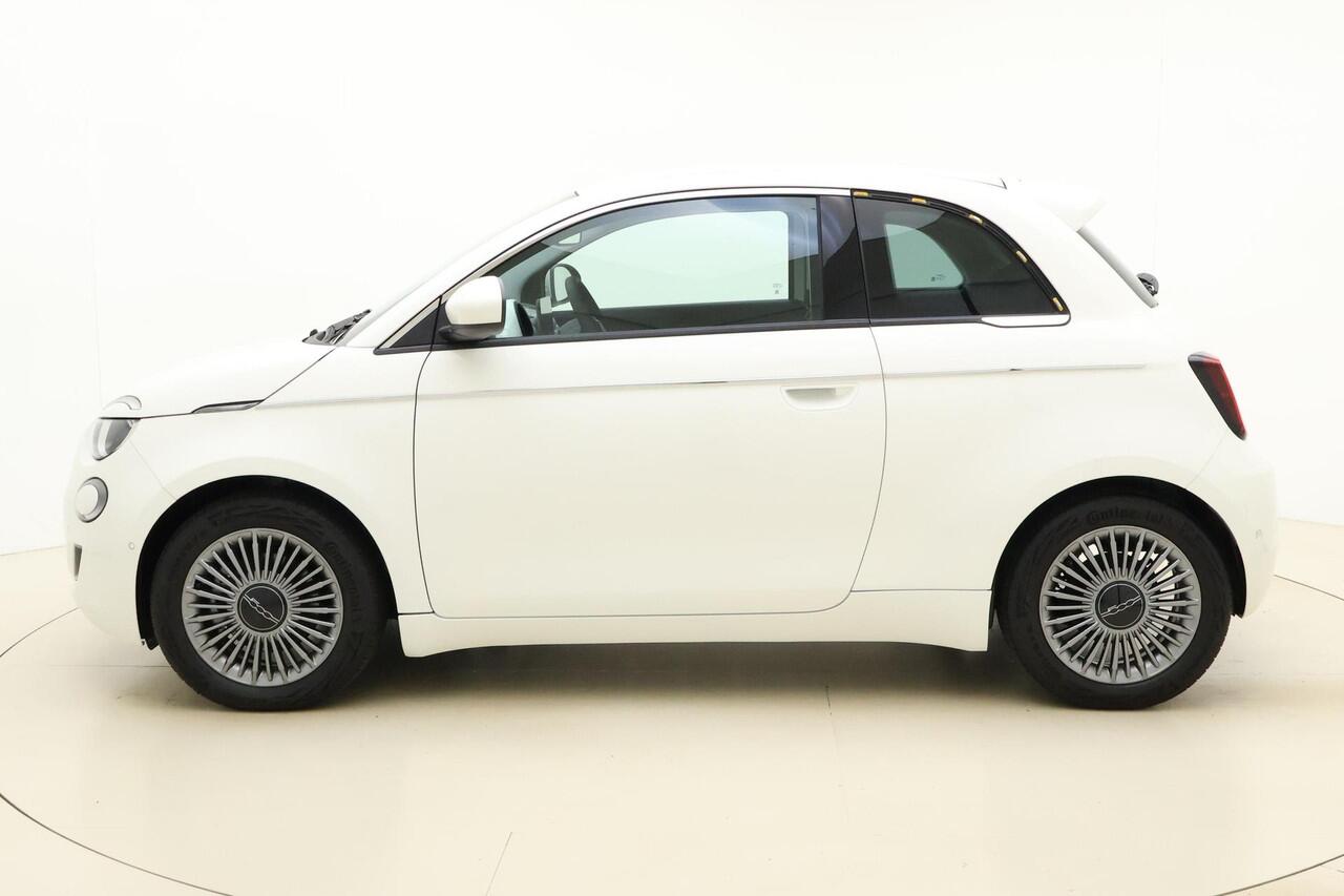 Fiat E-500 Urban 42 kWh Camera | Stoelverwarming | Keyless | Navigatie via Carplay | Parkeersensoren voor en achter | Geen kilometers