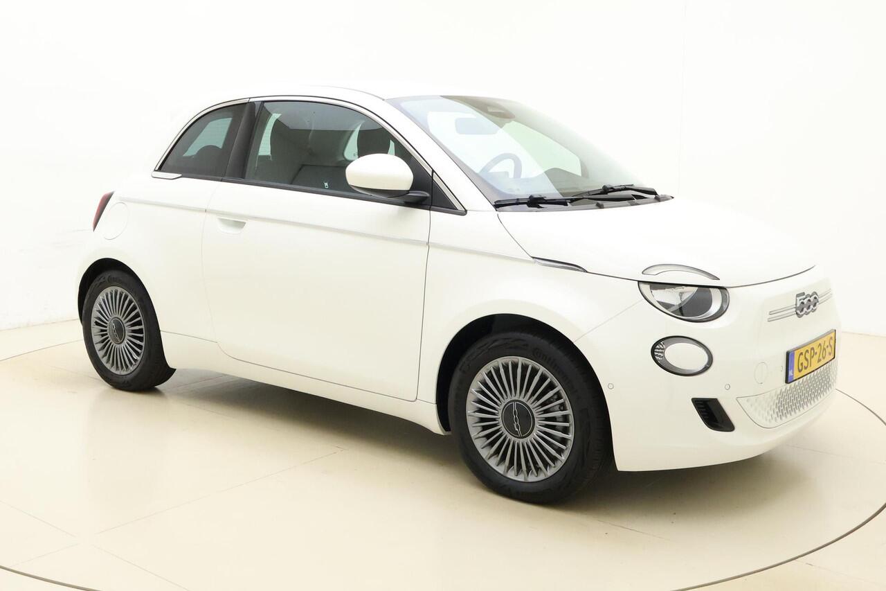 Fiat E-500 Urban 42 kWh Camera | Stoelverwarming | Keyless | Navigatie via Carplay | Parkeersensoren voor en achter | Geen kilometers