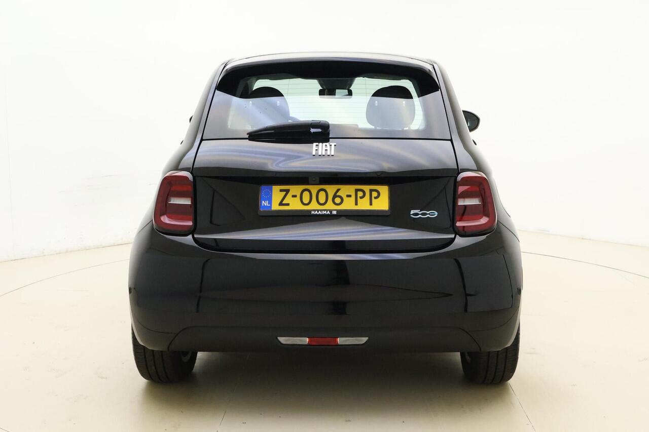 Fiat E-500 3+1 Urban 24 kWh | Navigatie | Stoelverwarming | Lichtmetalen velgen | Camera | Parkeersensoren | Keyless | Dodehoekdetectie