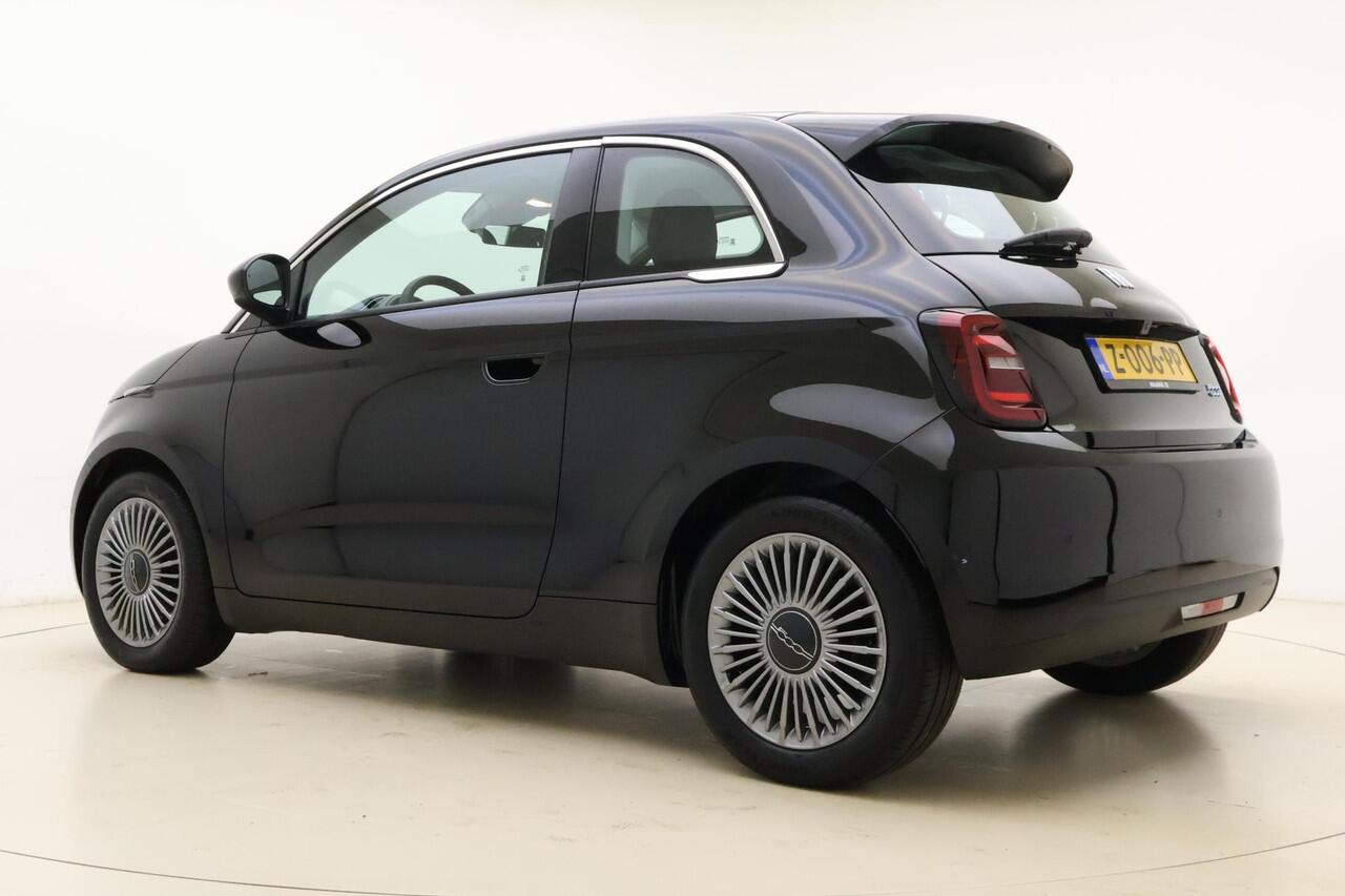 Fiat E-500 3+1 Urban 24 kWh | Navigatie | Stoelverwarming | Lichtmetalen velgen | Camera | Parkeersensoren | Keyless | Dodehoekdetectie
