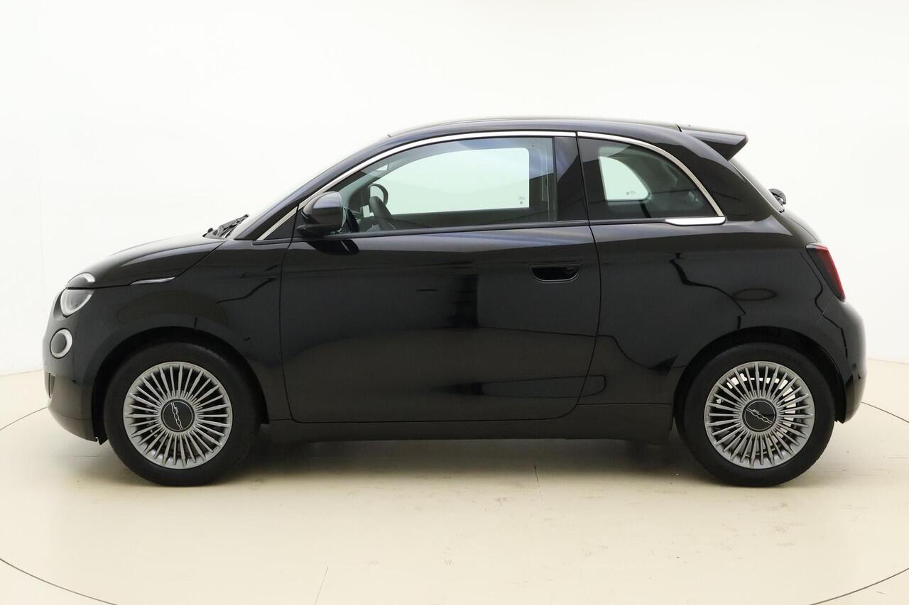 Fiat E-500 3+1 Urban 24 kWh | Navigatie | Stoelverwarming | Lichtmetalen velgen | Camera | Parkeersensoren | Keyless | Dodehoekdetectie