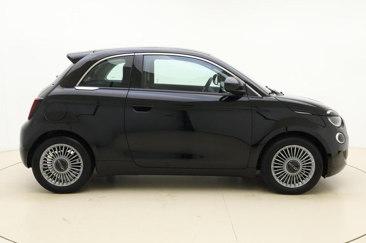 Fiat E-500 3+1 Urban 24 kWh | Navigatie | Stoelverwarming | Lichtmetalen velgen | Camera | Parkeersensoren | Keyless | Dodehoekdetectie