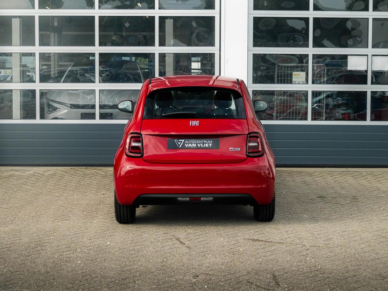 Fiat E-500 42 kWh | Uit voorraad leverbaar | 17% Bijtelling| Clima | Cruise | Apple Carplay
