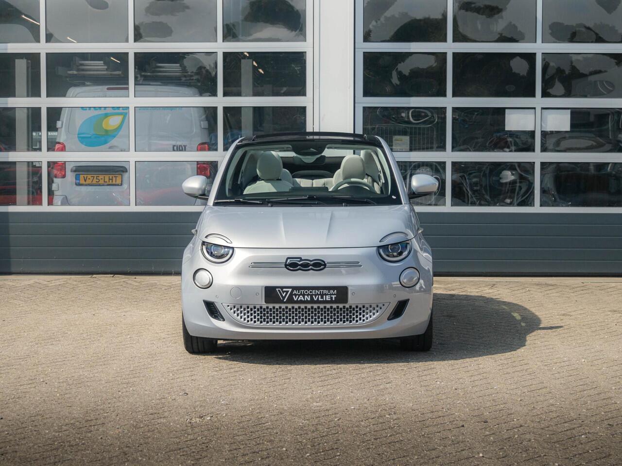 Fiat E-500 Cabrio La Prima 42 kWh | 17% Bijtelling | Clima | Cruise | Leder | 17" | Priv Glass | Winter Pack | JBL Sound | BSM | Apple Carplay