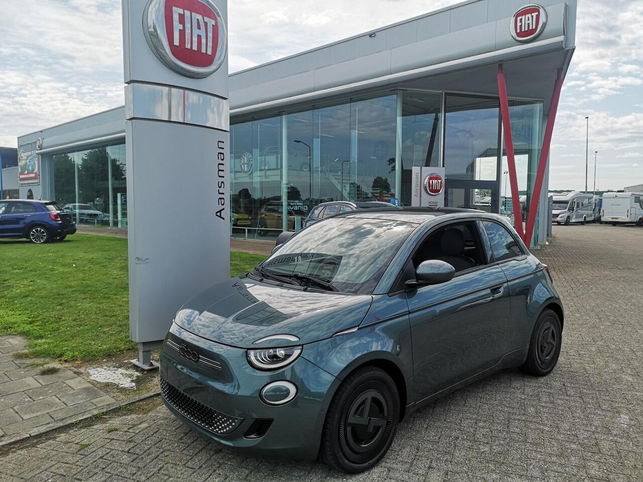 Fiat E-500 Giorgio Armani Edition 42 kWh | Full option | Camera | Carplay | Adaptive cruise | Stoelverwarming | LED koplampen