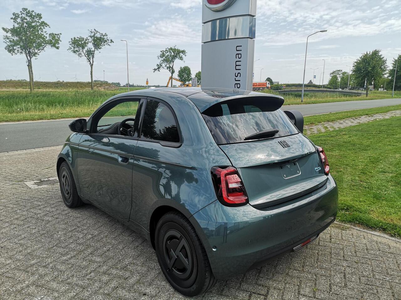 Fiat E-500 Giorgio Armani Edition 42 kWh | Full option | Camera | Carplay | Adaptive cruise | Stoelverwarming | LED koplampen