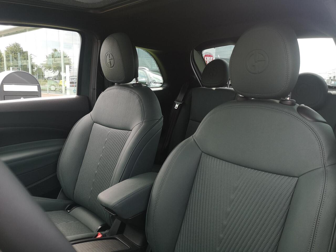 Fiat E-500 Giorgio Armani Edition 42 kWh | Full option | Camera | Carplay | Adaptive cruise | Stoelverwarming | LED koplampen