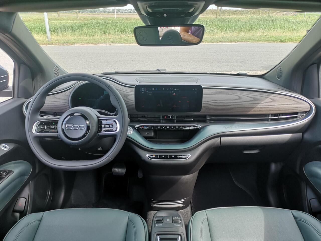 Fiat E-500 Giorgio Armani Edition 42 kWh | Full option | Camera | Carplay | Adaptive cruise | Stoelverwarming | LED koplampen