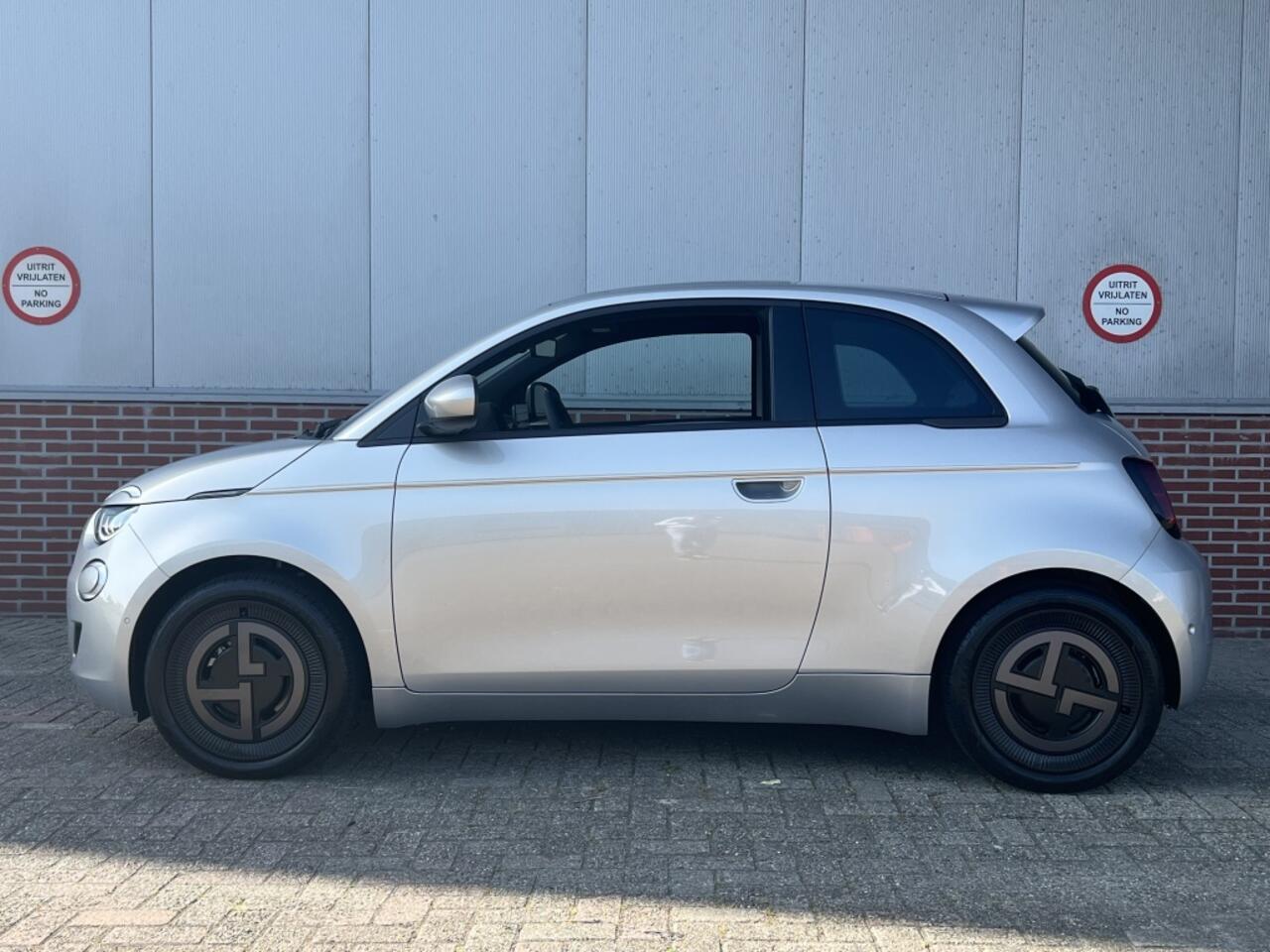 Fiat E-500 Giorgio Armani Edition 42 kWh | LED | JBL | Limited Edition