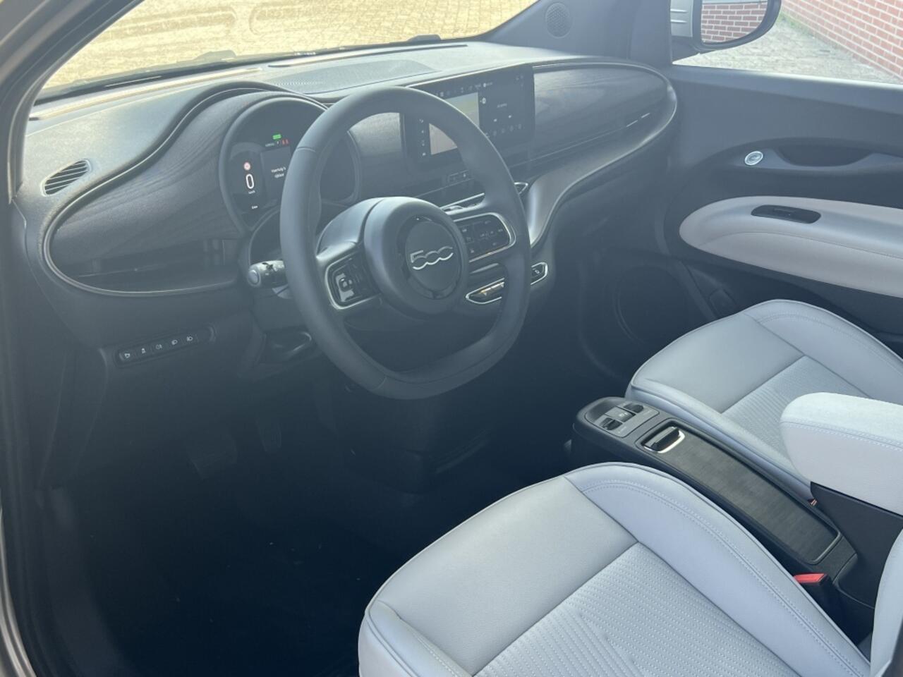 Fiat E-500 Giorgio Armani Edition 42 kWh | LED | JBL | Limited Edition