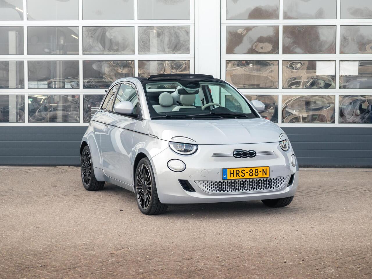 Fiat E-500 Cabrio La Prima 42 kWh | 17% Bijtelling | Clima | Cruise | Leder | 17" | Priv Glass | Winter Pack | JBL Sound | BSM | Apple Carplay