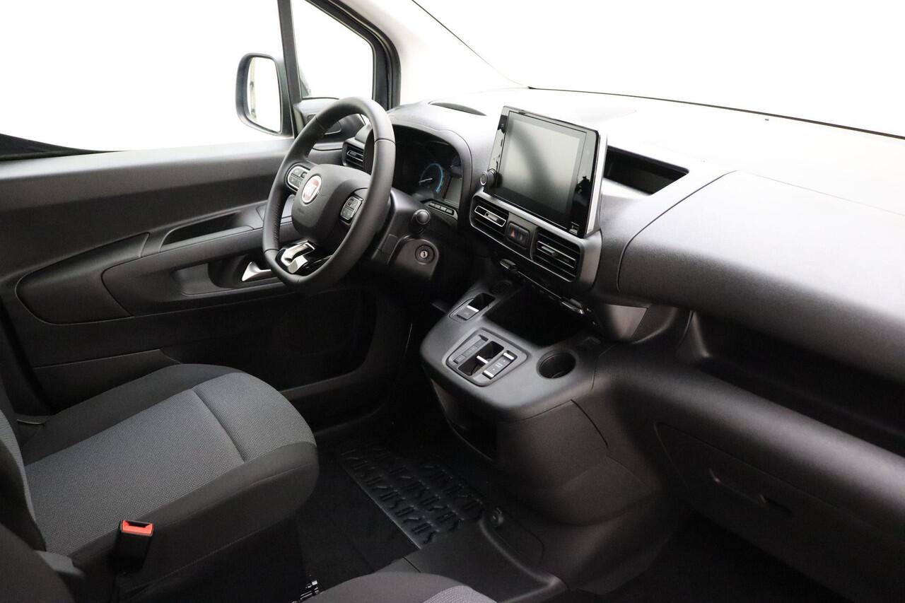 Fiat E-Doblo 136 L1 50 kWh | NIEUW | Navigatie | Climate control | Cruise control | DAB+ | Laadruimte betimmering | Metallic lak | Parkeersensoren | Zijschuifdeur