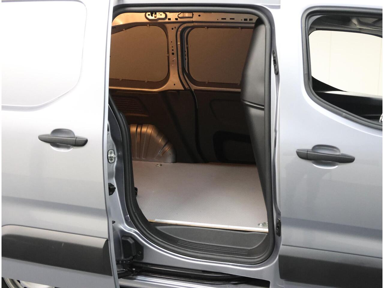 Fiat E-Doblo 136PK 50kWh L1H1 | 1ste eigenaar | Navigatie | AppleCarPlay/AndroidAuto | Houtenlaadvloer | Cruise Control | Climate Control | Navigatie | Parkeersensoren | DAB Radio | Armsteun | Parkeersensoren |