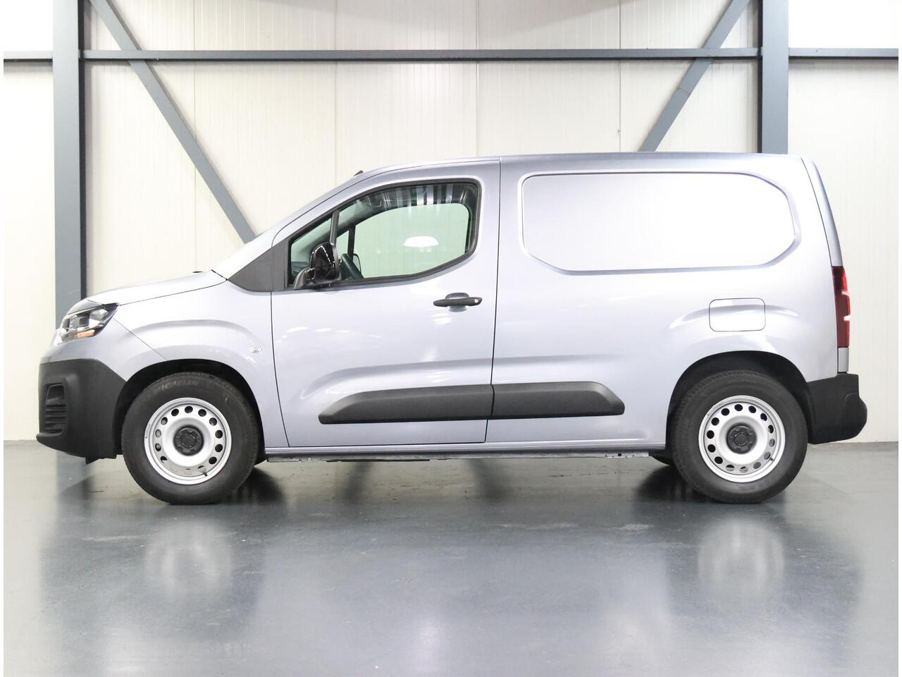 Fiat E-Doblo 136PK 50kWh L1H1 | 1ste eigenaar | Navigatie | AppleCarPlay/AndroidAuto | Houtenlaadvloer | Cruise Control | Climate Control | Navigatie | Parkeersensoren | DAB Radio | Armsteun | Parkeersensoren |