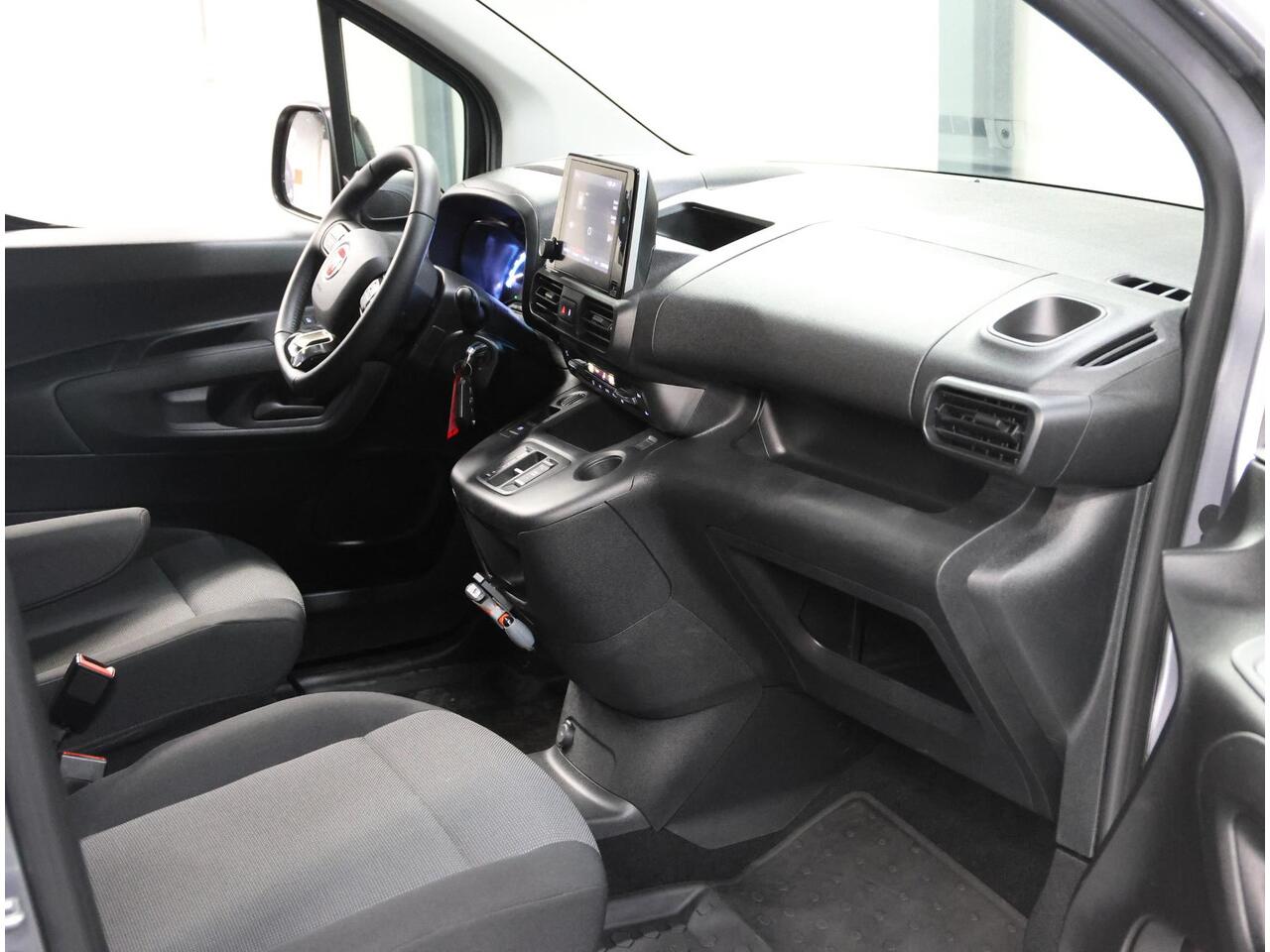 Fiat E-Doblo 136PK 50kWh L1H1 | 1ste eigenaar | Navigatie | AppleCarPlay/AndroidAuto | Houtenlaadvloer | Cruise Control | Climate Control | Navigatie | Parkeersensoren | DAB Radio | Armsteun | Parkeersensoren |