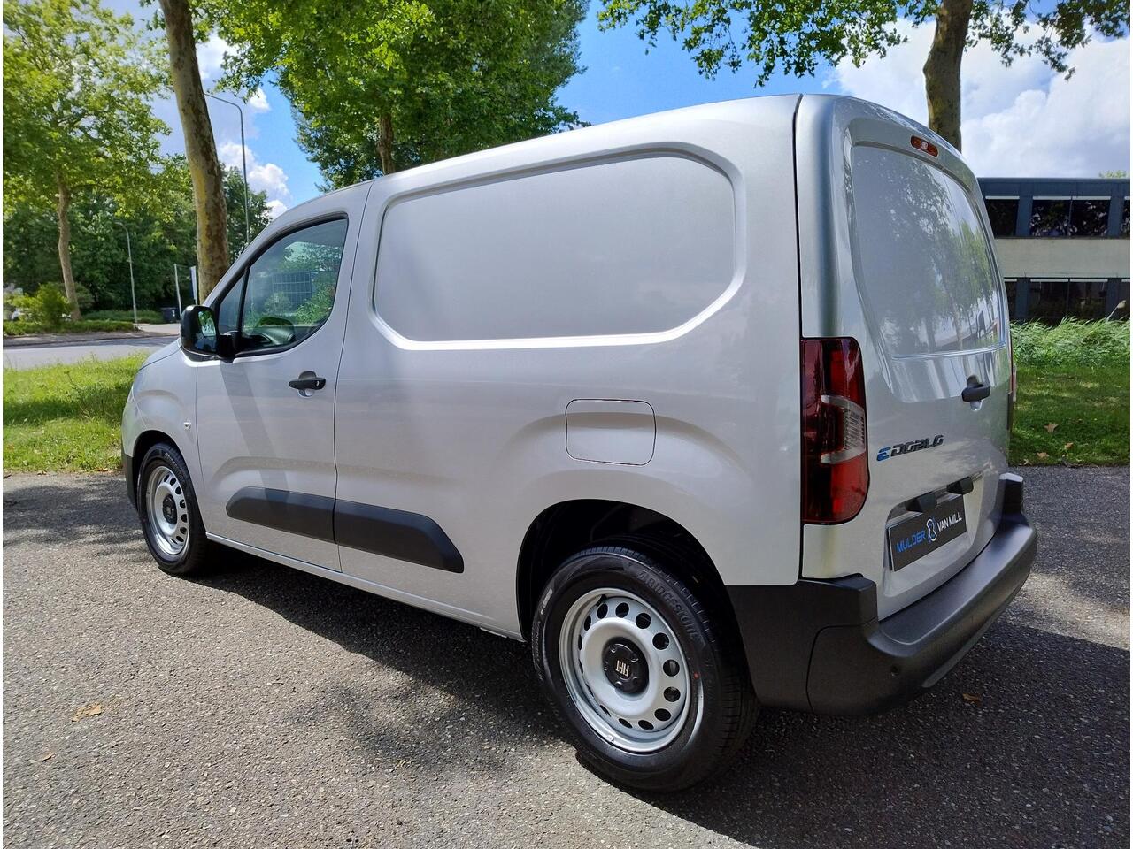Fiat E-Doblo L1 50 kWh 136pk | 8 jaar garantie | 0% financial lease | Multimedia | Apple Carplay | Android Auto | Achteruitrijcamera | Parkeersensoren achter | Winter pakket | Stoelverwarming | Stuurverwarming | Warmtepomp | Digital cockpit | Stuurwielbediening | Rese
