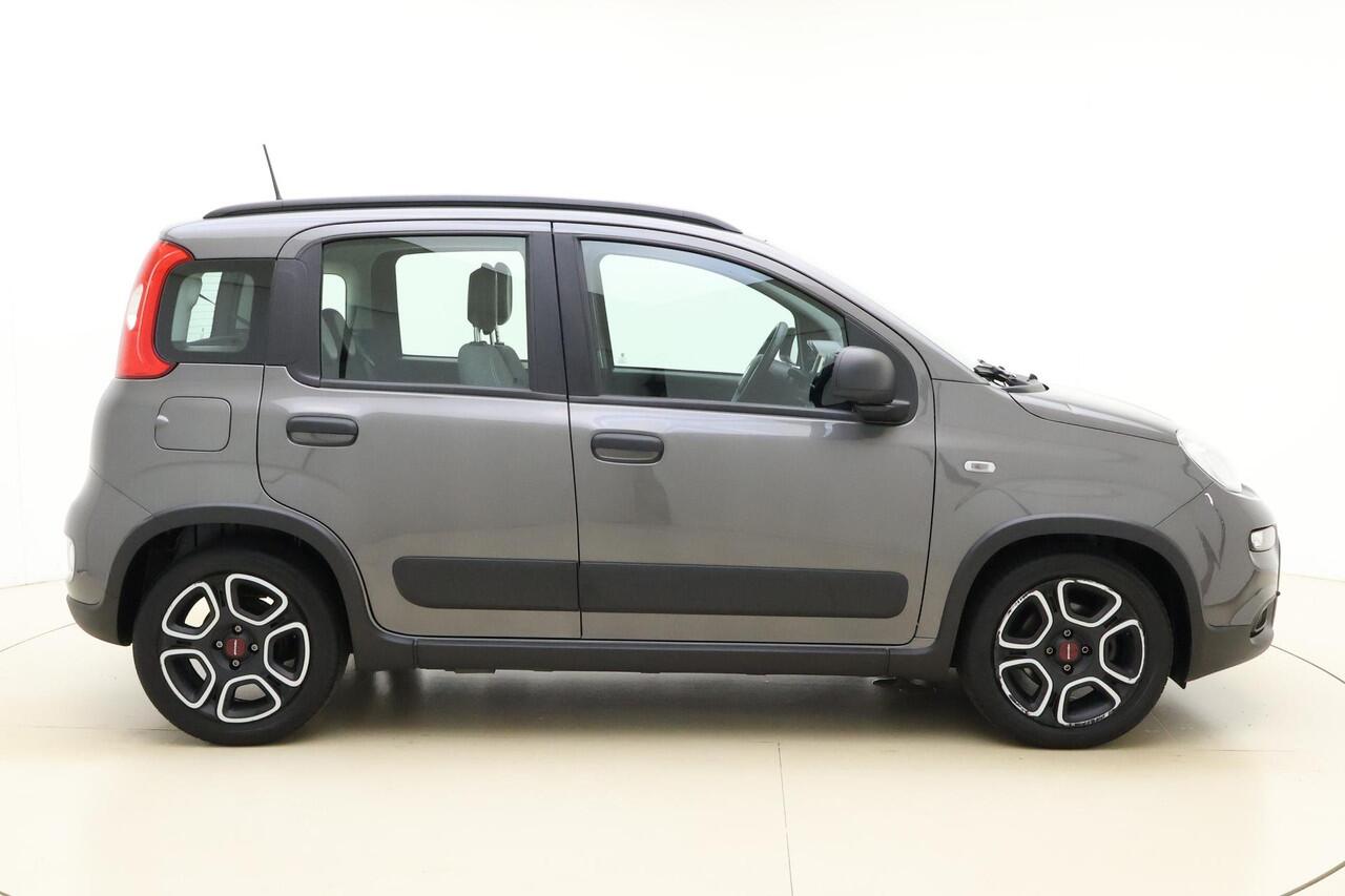 Fiat PANDA 1.0 Hybrid City Life | Navigatie via Carplay | 3 Zitplaatsen | Airco | Dakrails | Hoge instap | City functie | Metaallak | Electrische ramen