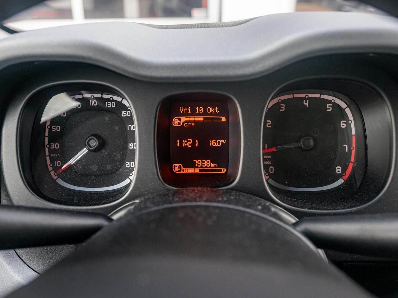 Fiat PANDA Hybrid City Cross | Clima | Dakrails | Mistlampen | 5-Zits | Unieke KM Stand