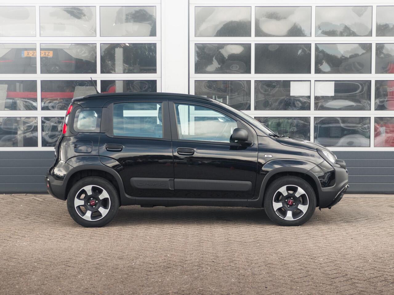 Fiat PANDA Hybrid City Cross | Clima | Dakrails | Mistlampen | 5-Zits | Unieke KM Stand