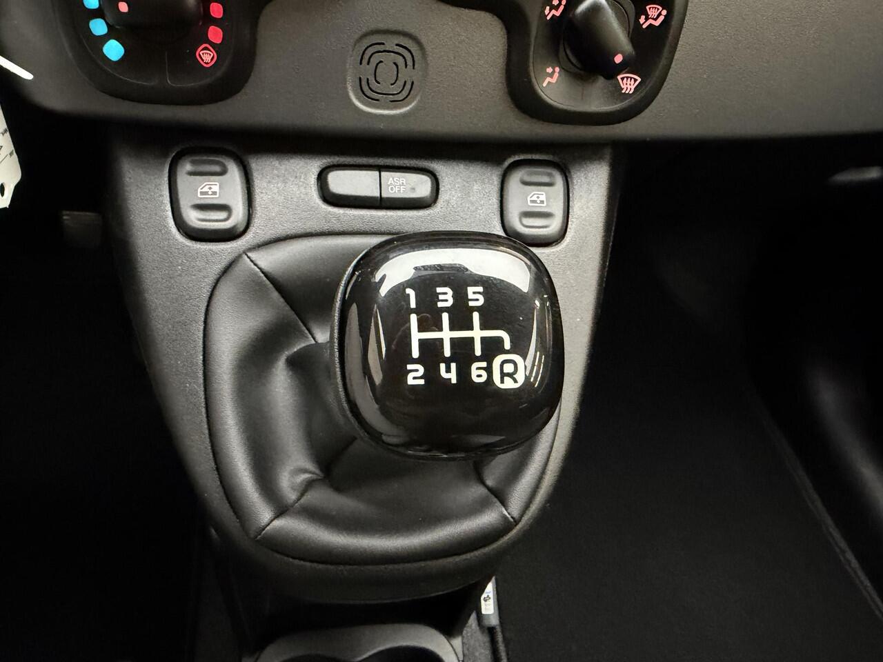 Fiat PANDA 1.0 Hybrid City Life 18.000 km! | Hoge instap | LM velgen | Hybride | Airco |