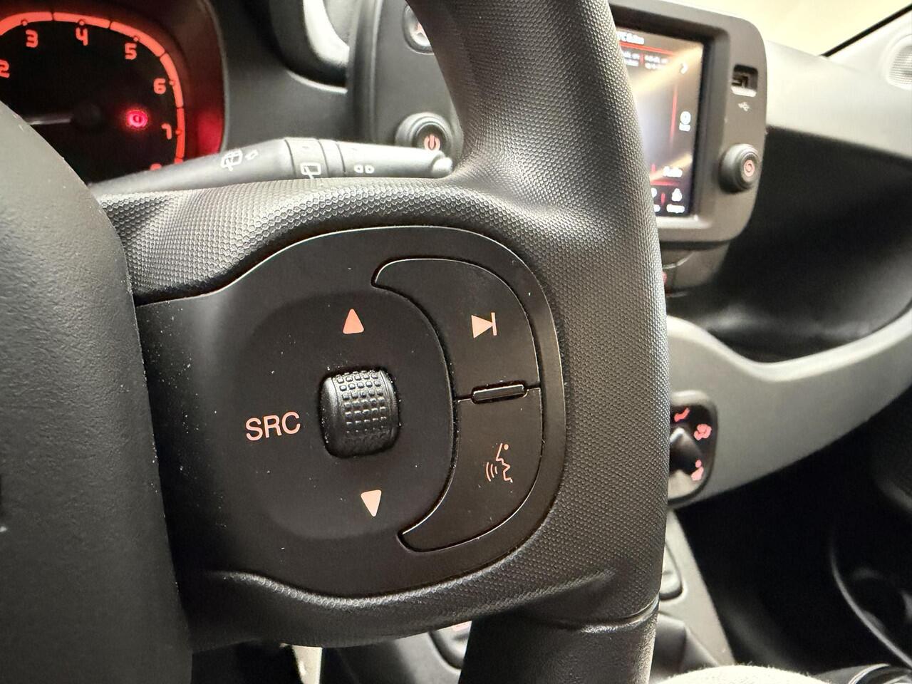 Fiat PANDA 1.0 Hybrid City Life 18.000 km! | Hoge instap | LM velgen | Hybride | Airco |