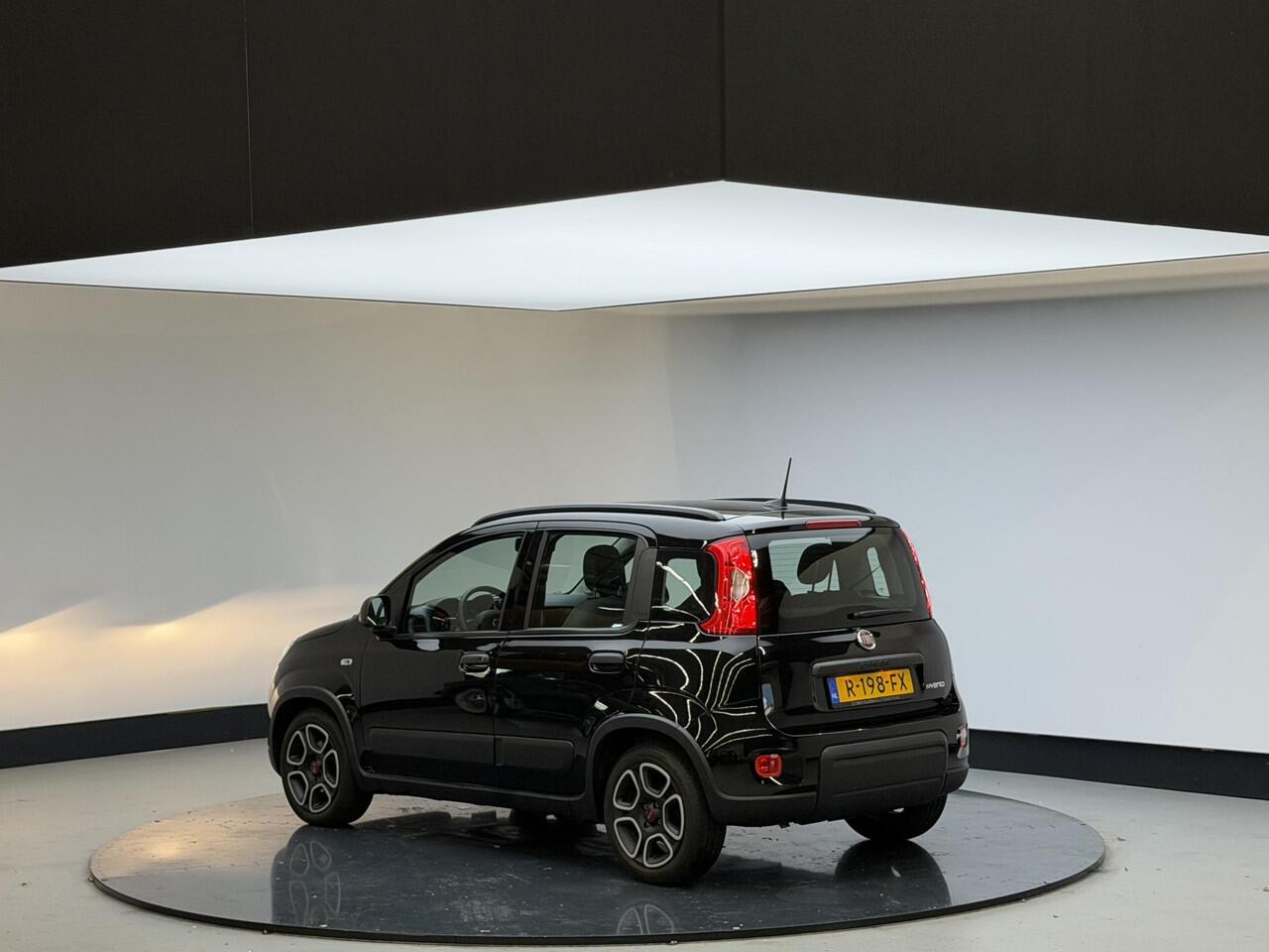 Fiat PANDA 1.0 Hybrid City Life 18.000 km! | Hoge instap | LM velgen | Hybride | Airco |