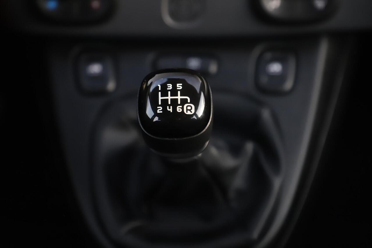 Fiat PANDA 1.0 Hybrid City Life 69PK Carplay Android Navigatie Airco All-Season Banden!