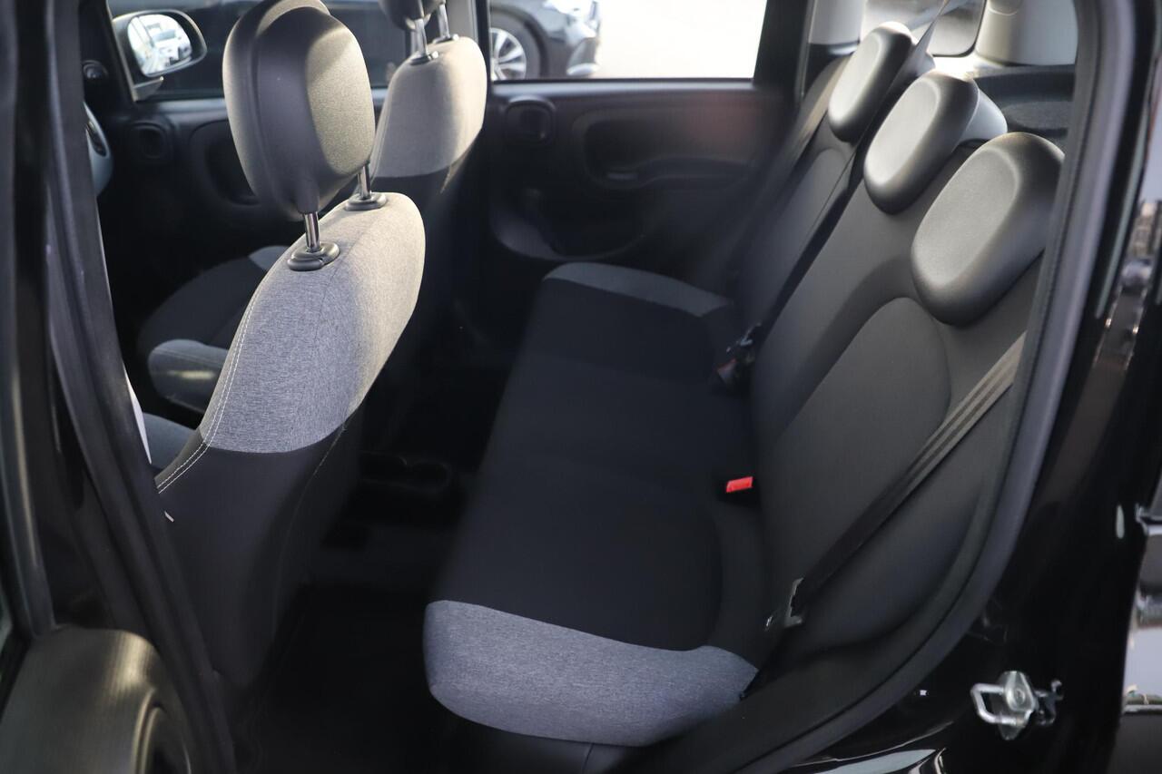 Fiat PANDA 1.0 Hybrid City Life 69PK Carplay Android Navigatie Airco All-Season Banden!