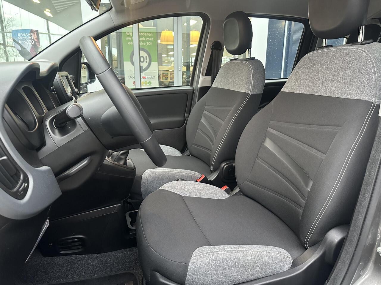 Fiat PANDA 1.0 Hybrid City Life | Navigatie via Carplay | 5 Zitplaatsen | Airco | Dakrails | Hoge instap | City functie | Metaallak | Electrische ramen |