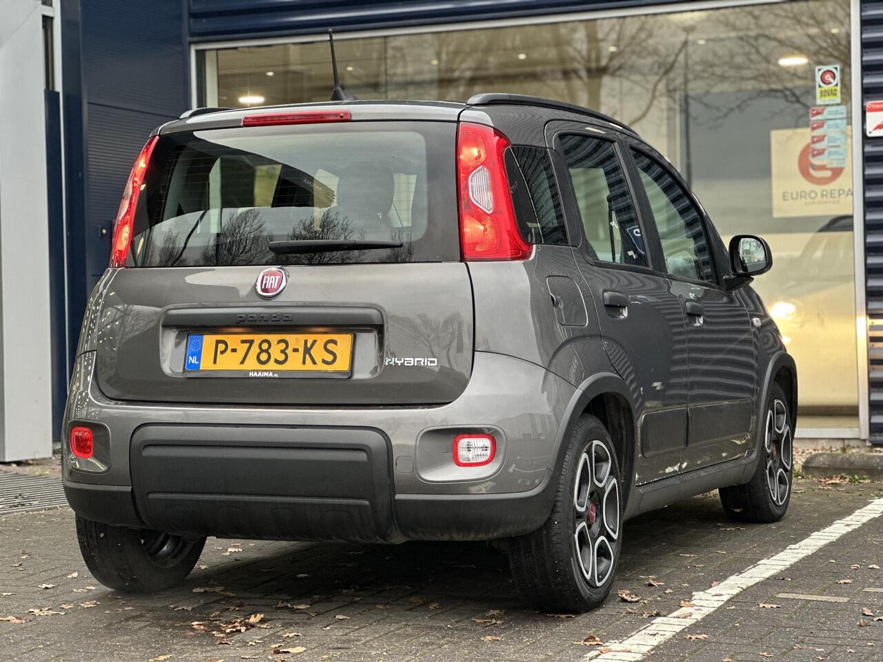 Fiat PANDA 1.0 Hybrid City Life | Navigatie via Carplay | 5 Zitplaatsen | Airco | Dakrails | Hoge instap | City functie | Metaallak | Electrische ramen |