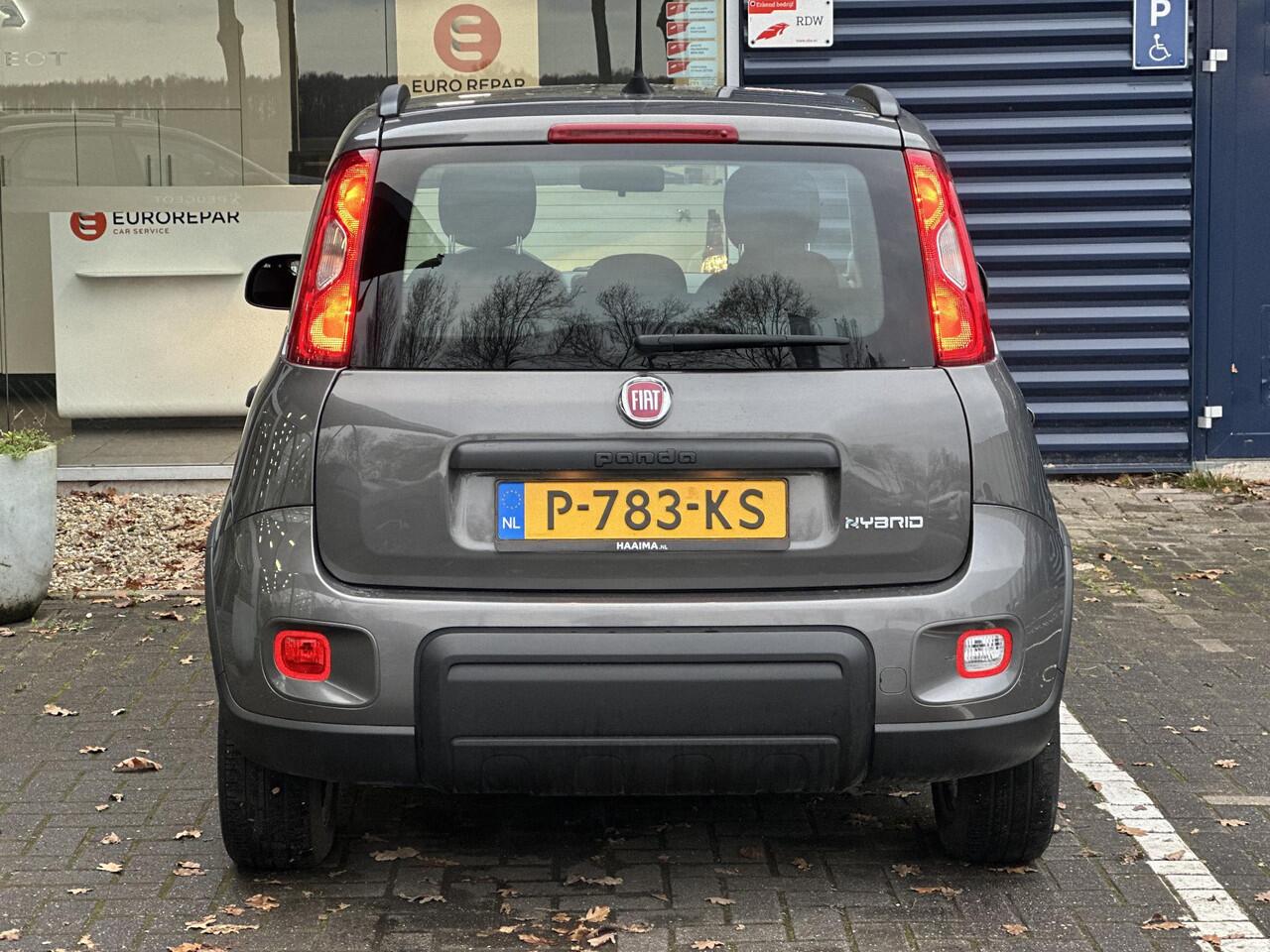 Fiat PANDA 1.0 Hybrid City Life | Navigatie via Carplay | 5 Zitplaatsen | Airco | Dakrails | Hoge instap | City functie | Metaallak | Electrische ramen |