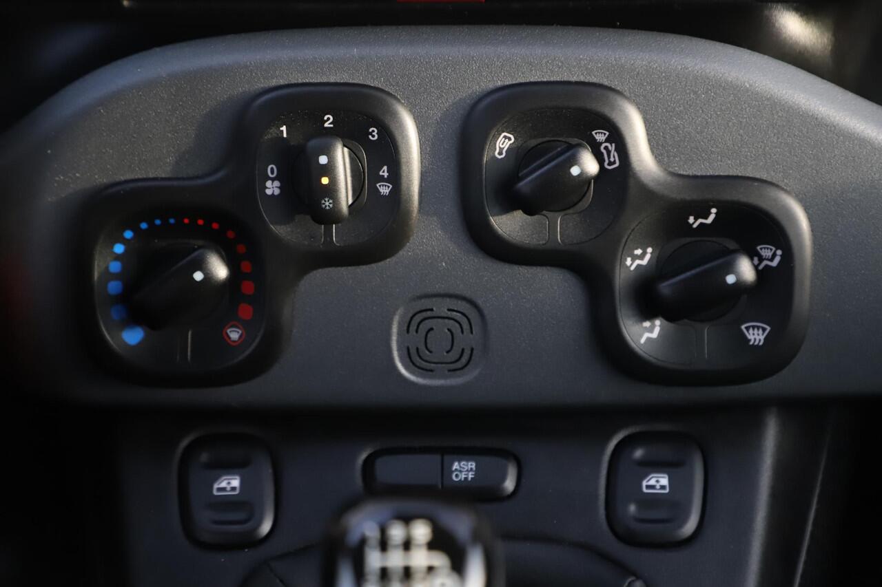 Fiat PANDA 1.0 Hybrid City Life 69PK Carplay Android Navigatie Airco All-Season Banden!