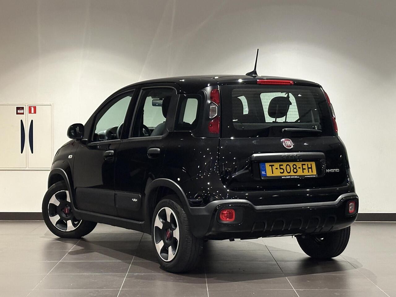 Fiat PANDA City Cross 1.0 Hybrid 70pk | 5-ZITS | CLIMA | HOGE INSTAP! | APPLE CARPLAY / ANDROID AUTO | PARKEERSENSOREN | DAB+ |
