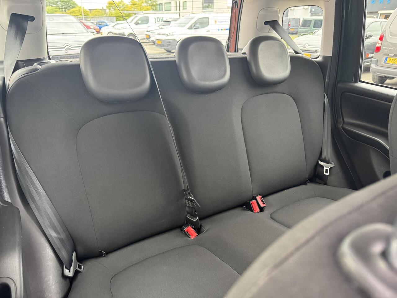 Fiat PANDA 1.0 Hybrid RED Cross | Apple carplay | Climate control | Prijs is rijklaar!