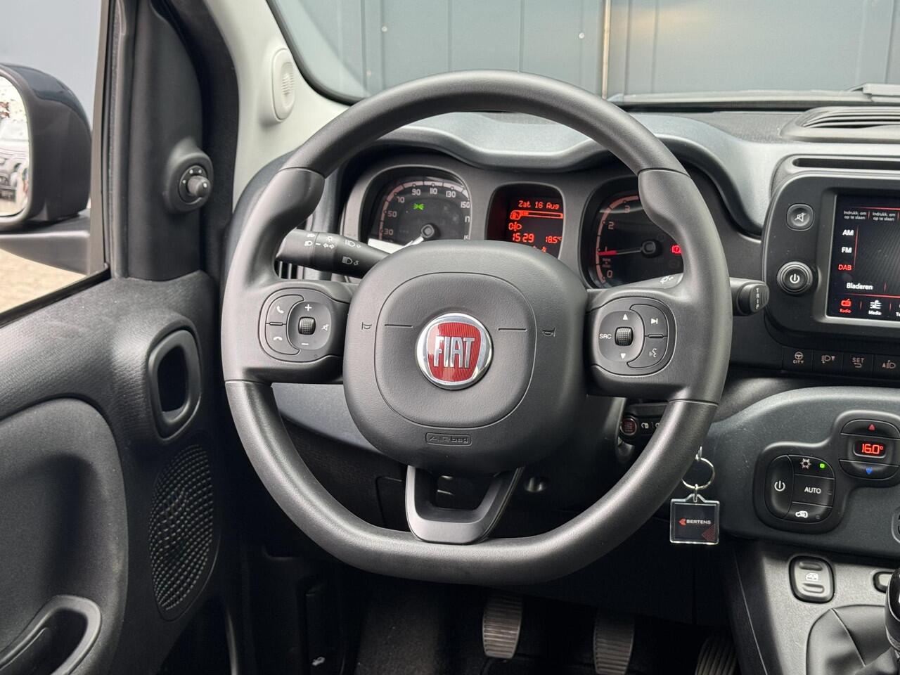 Fiat PANDA 1.0 Hybrid RED Cross | Apple carplay | Climate control | Prijs is rijklaar!