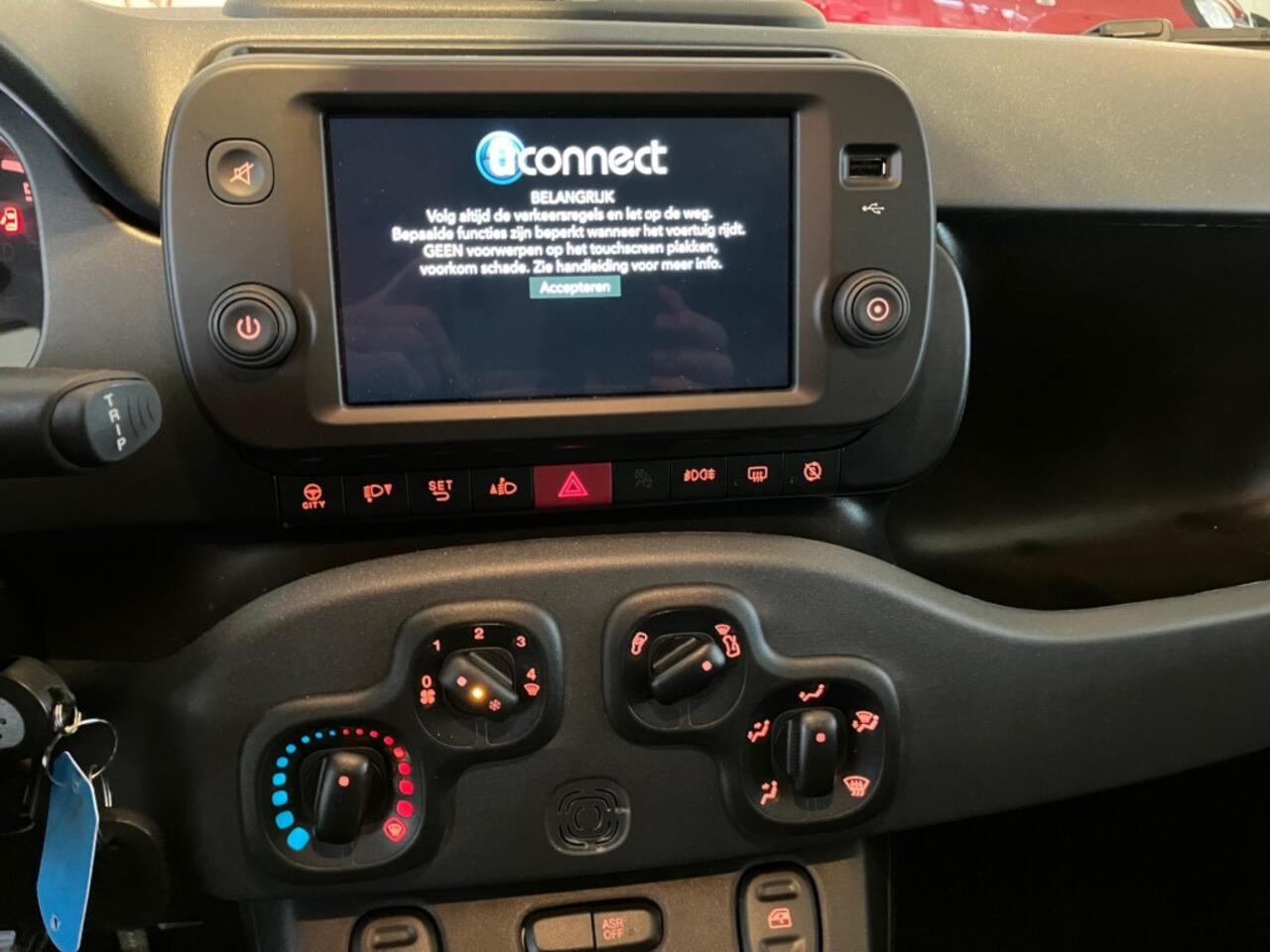 Fiat PANDA 1.0 70Hybrid Cross