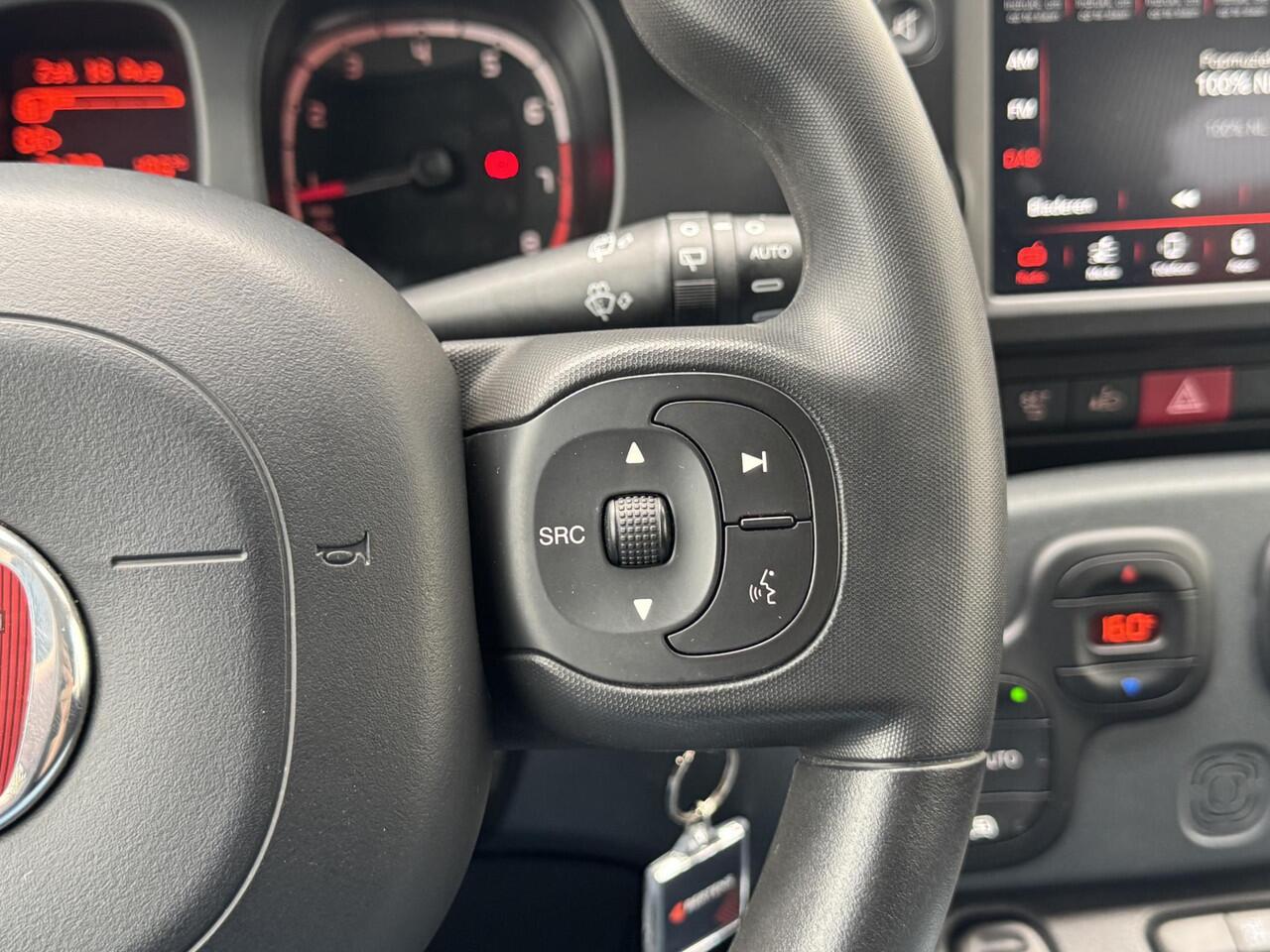 Fiat PANDA 1.0 Hybrid RED Cross | Apple carplay | Climate control | Prijs is rijklaar!