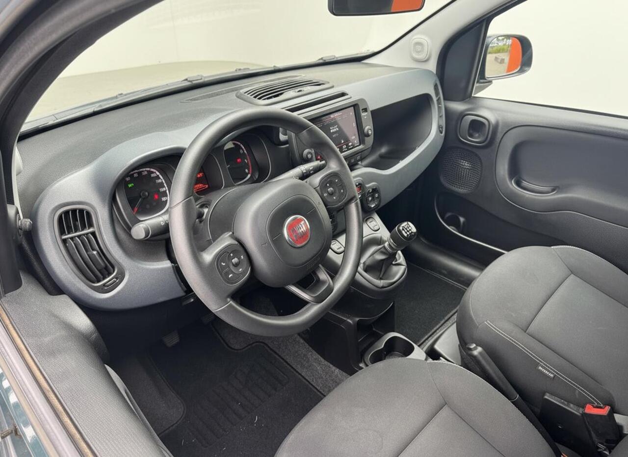 Fiat PANDA 1.0 Hybrid RED Cross | Apple carplay | Climate control | Prijs is rijklaar!