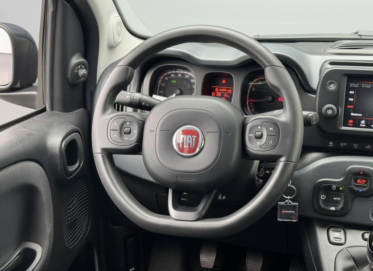 Fiat PANDA 1.0 Hybrid RED Cross | Apple carplay | Climate control | Prijs is rijklaar!