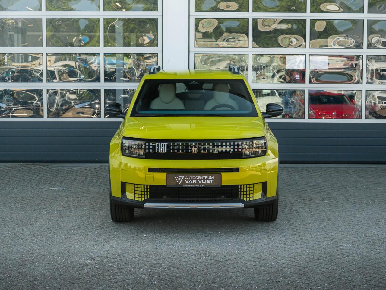 Fiat PANDA Grande La Prima 11 kW 44 kWh | Uit voorraad leverbaar | Clima | Cruise | Camera | Apple Carplay | 17" | Navi | Winter Pack