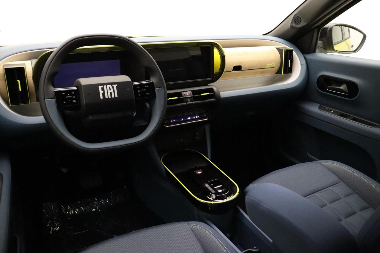 Fiat PANDA Grande La Prima 11 kW 44 kWh | Nu in de showroom! | Navigatie | Camera | Stoelverwarming | Voorruitverwarming | LED verlichting | Lichtmetalen velgen