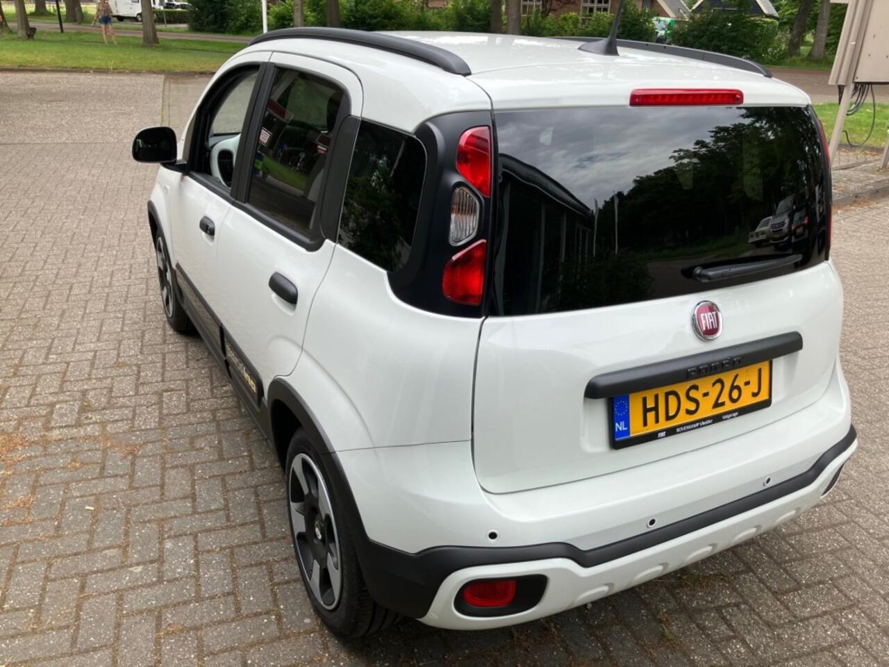 Fiat PANDA Pandina 1.0 Hybrid